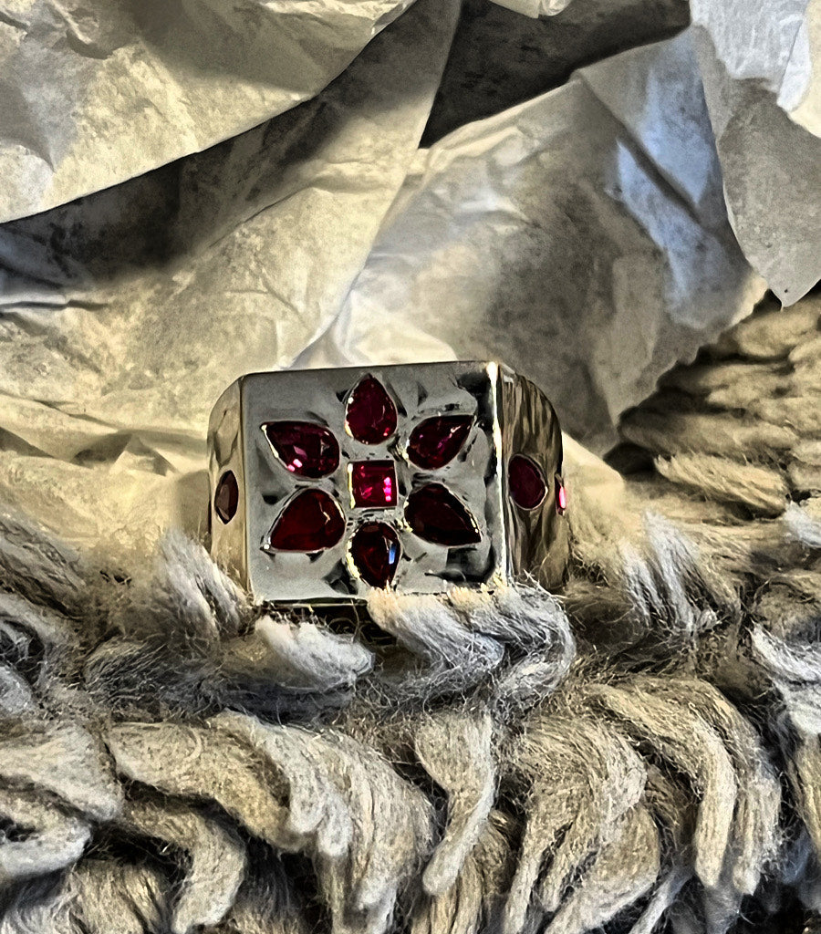 RUBY FLOWER RING